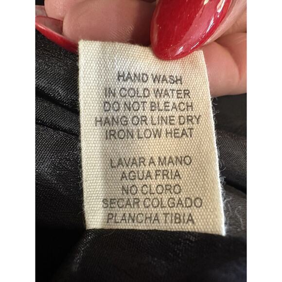 NWT Six Feathers Boutique Illa Illa Black Floral Pleated Swing Dress Size Small - Picture 9 of 12